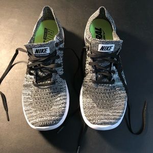 Nike Free RN Flyknit - Women